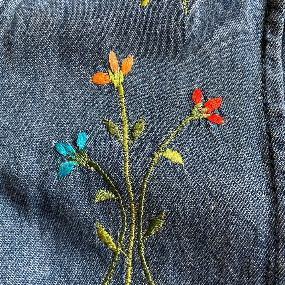 ooak vest with floral embroidery - Picture 3 of 8
